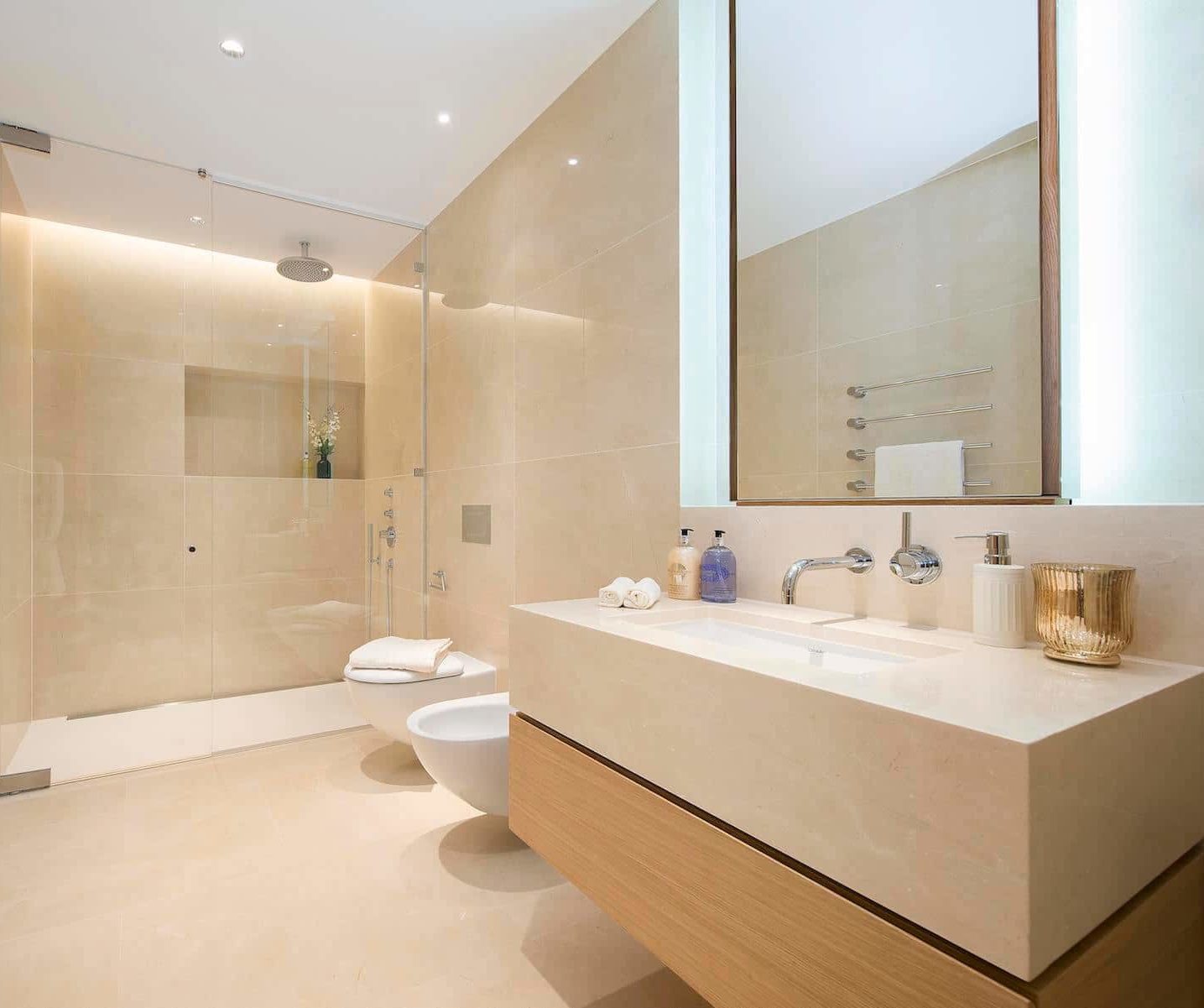Crema Marfil bathroom