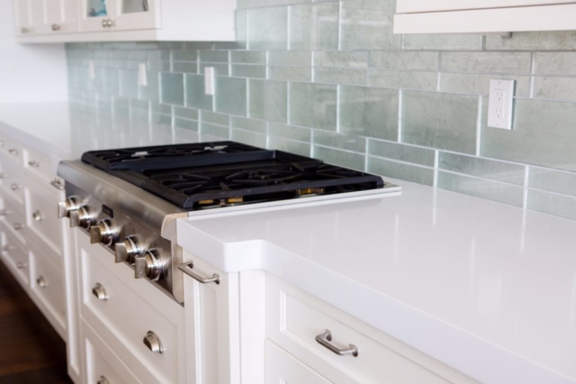 white countertop kitchen pompeii quartz 3